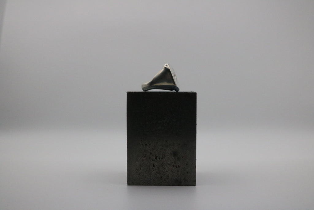 Abstract Signet